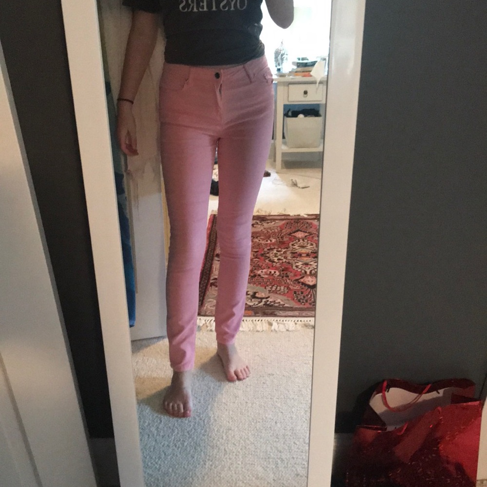 Pink skinny jeans